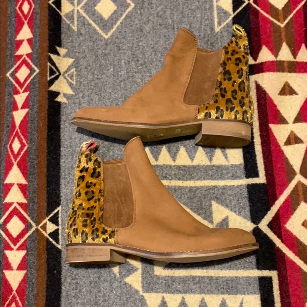Ankle booties